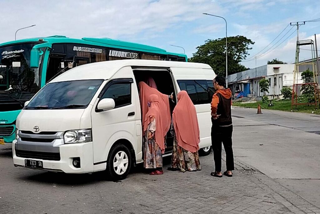 Sewa Hiace Bojong Pondok