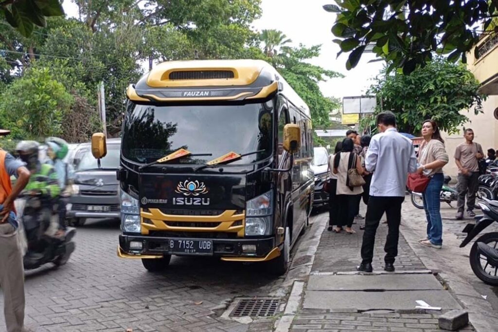 Sewa Hiace Bojong Pondok