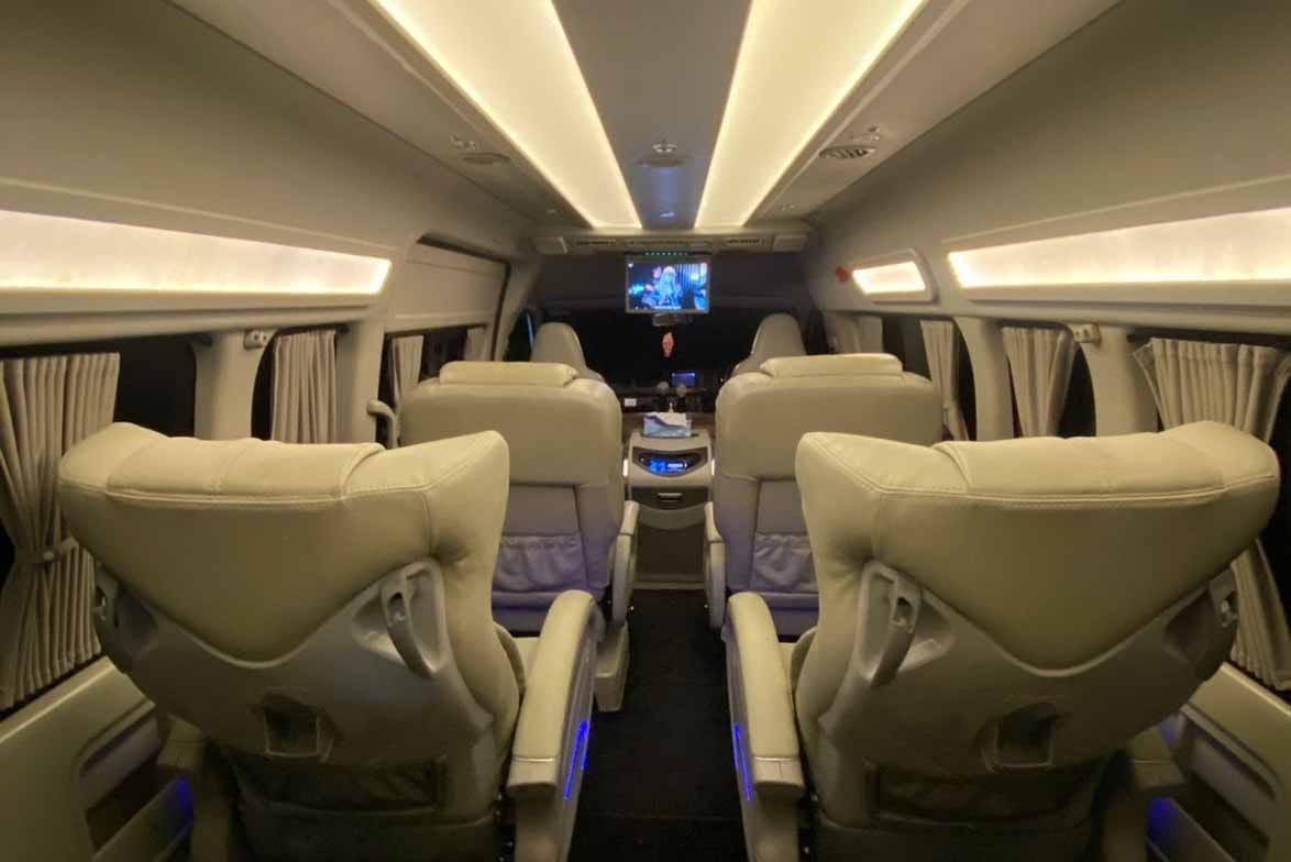 Sewa Hiace Luxury Jakarta