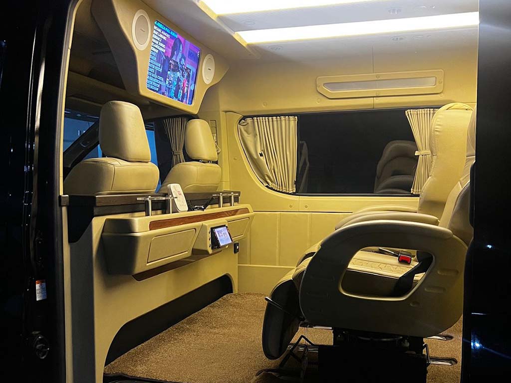 Sewa Hiace Murah Bogor