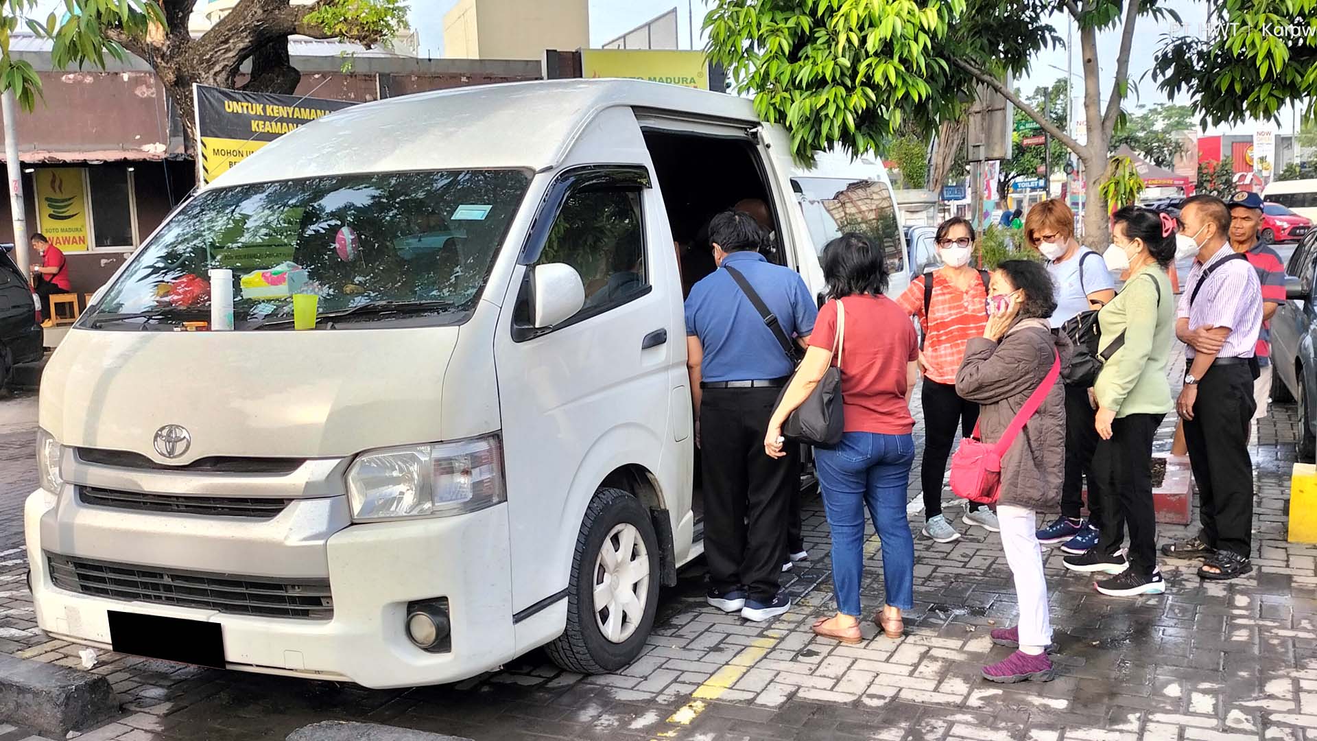 Sewa Hiace Tajurhalang