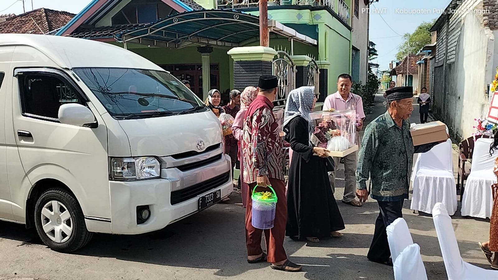 Sewa Hiace Kedung Waringin