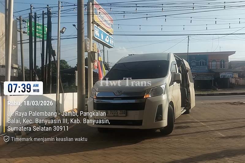 Sewa Toyota Hiace Serpong