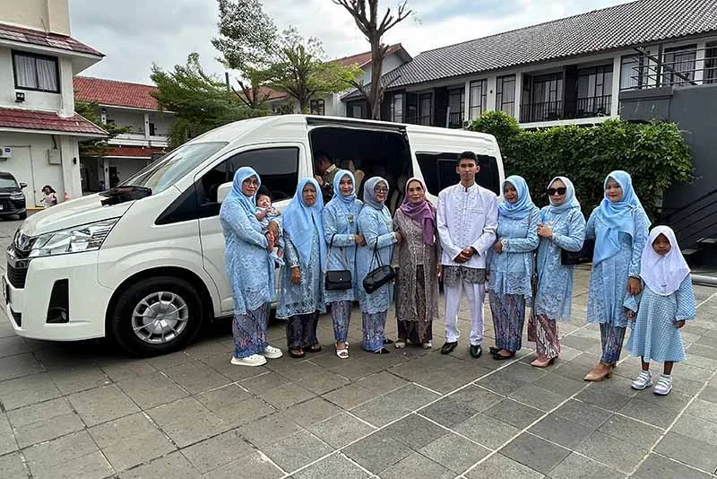 sewa mobil toyota hiace
