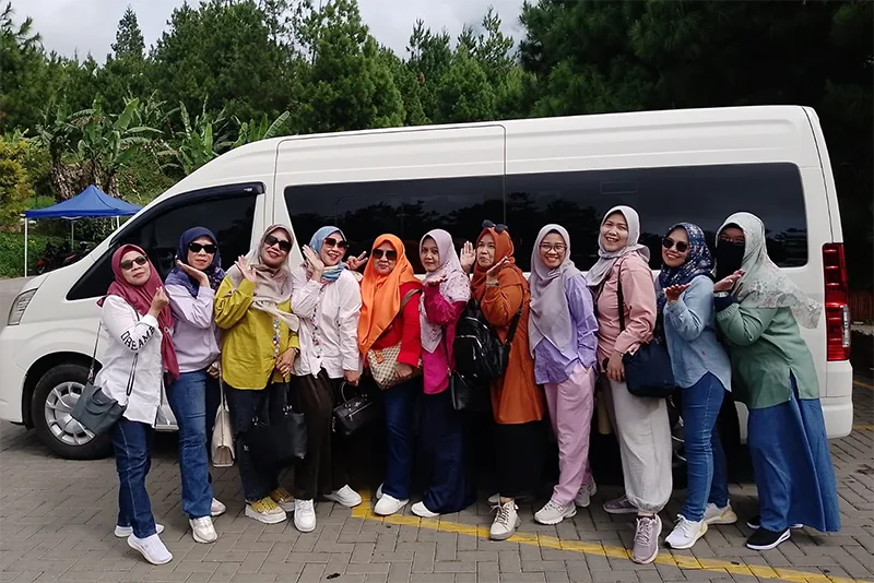 Sewa hiace murah cimanggis depok dari PT Hiace Wisata Trans telah mendapatkan reputasi baik sebagai penyedia jasa rental mobil pariwisata murah di depok yang terpercaya dan juga sudah berpengalaman sejak tahun 2021