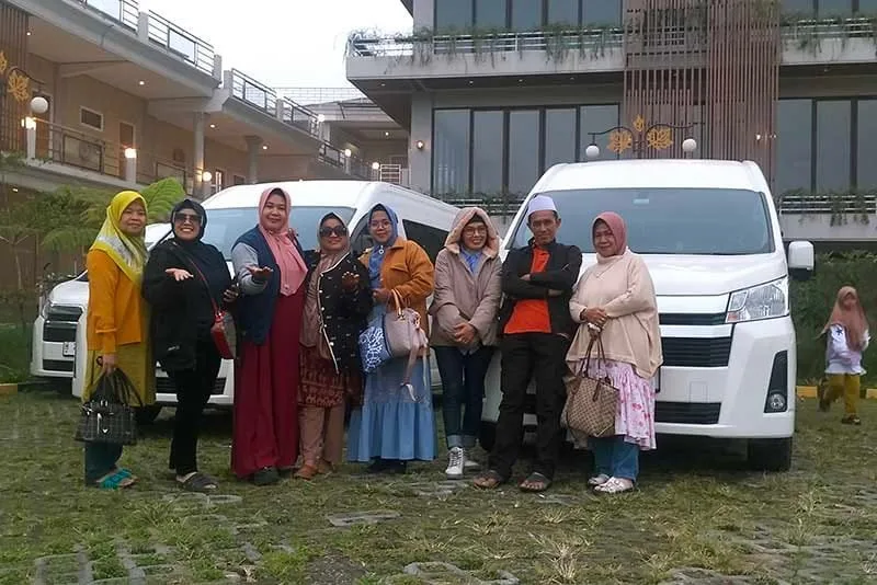 Sewa Hiace Caringin Bogor