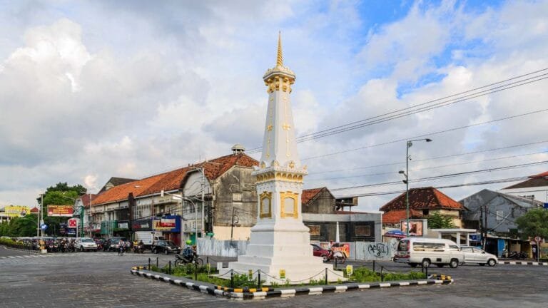 Yogyakarta_Indonesia_Tugu-Yogyakarta-02